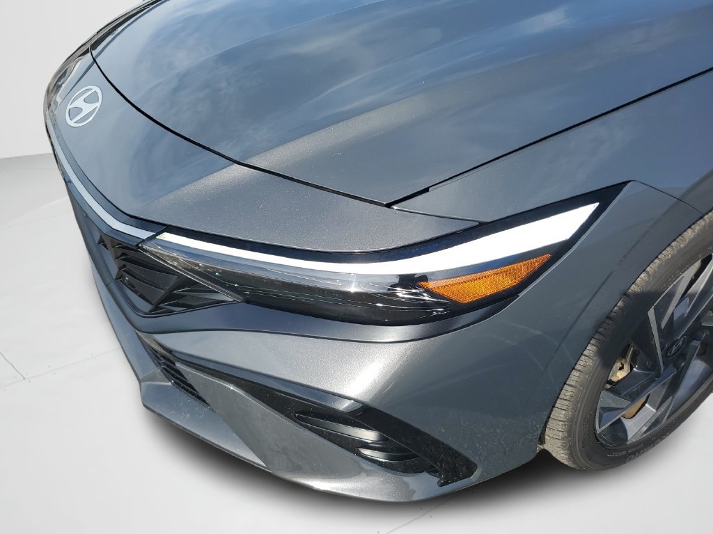 Used 2024 Hyundai Elantra SEL w/ Convenience Package FWD image 25