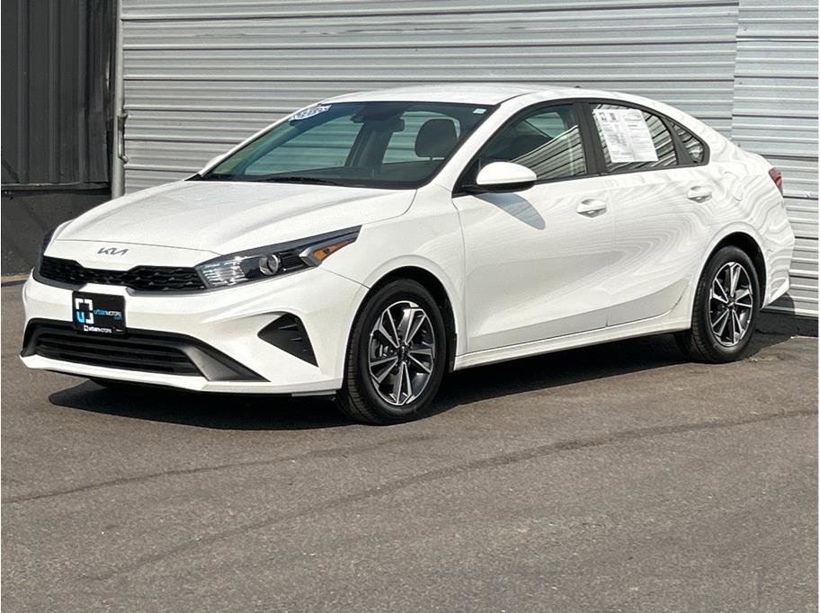 Used 2023 Kia Forte LXS image 6