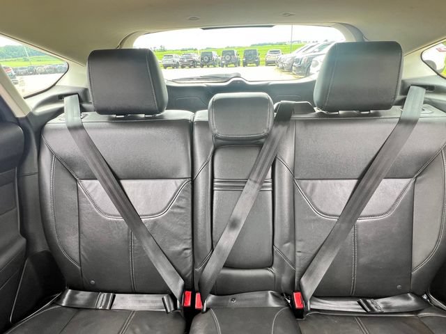Used 2016 Ford Focus Titanium w/ Titanium Technology Package FWD image 31