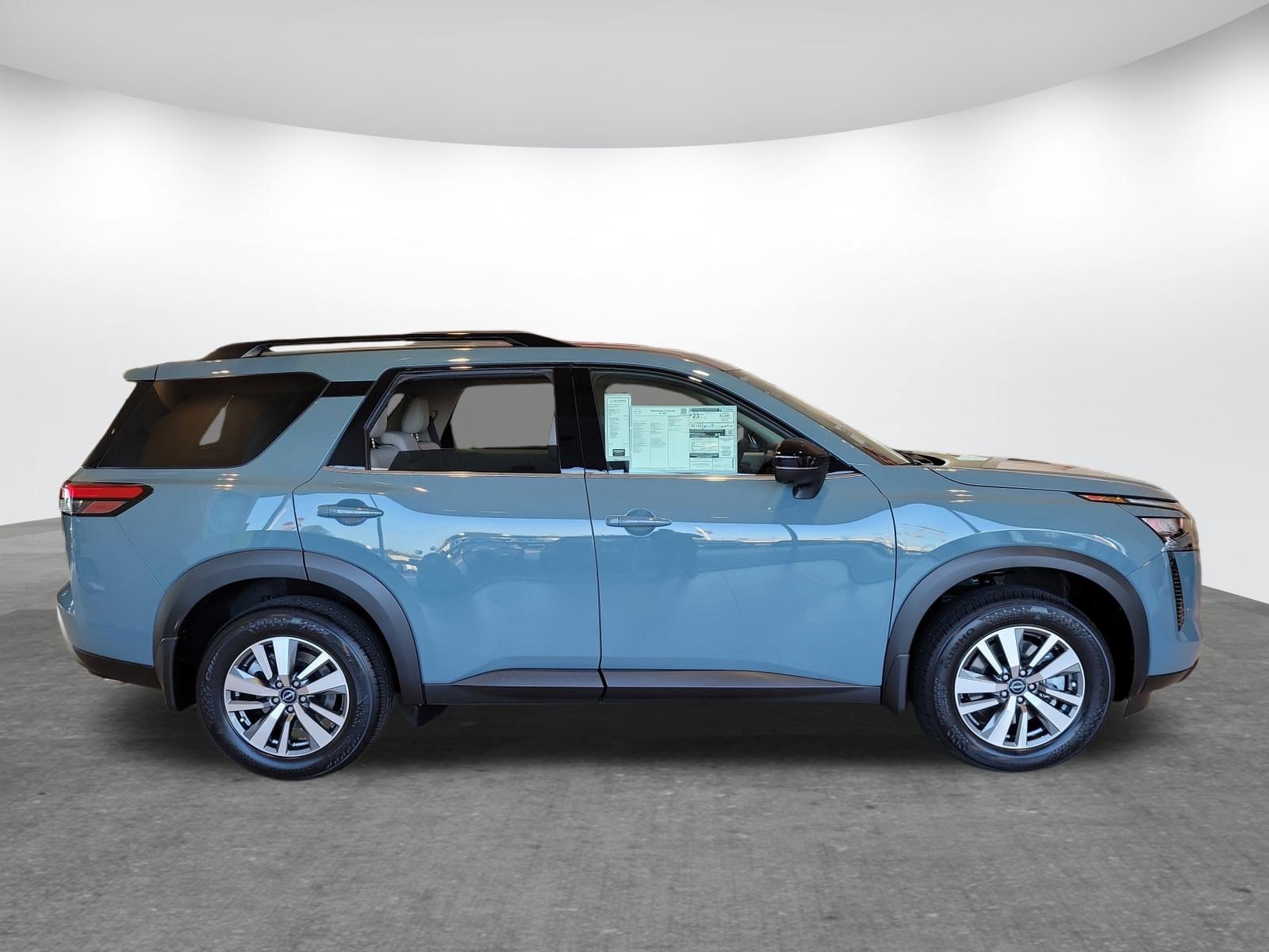 New 2026 Nissan Pathfinder SL FWD image 4