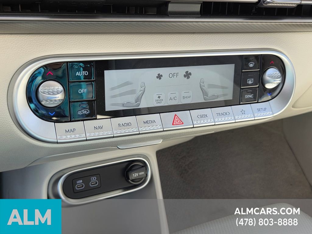 Used 2025 Genesis GV60 RWD image 21