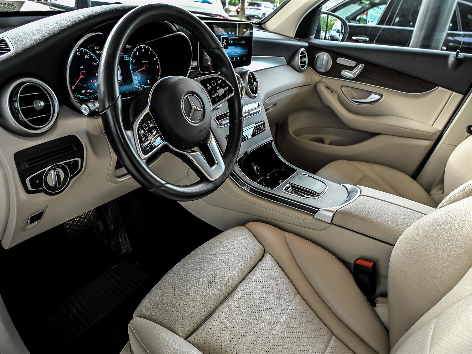 Used 2020 Mercedes-Benz GLC 300 4MATIC image 12
