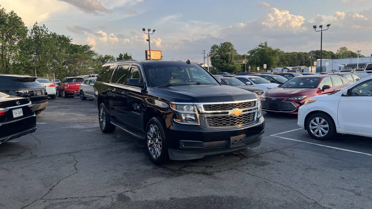 Used 2017 Chevrolet Suburban LS AWD/4WD image 4