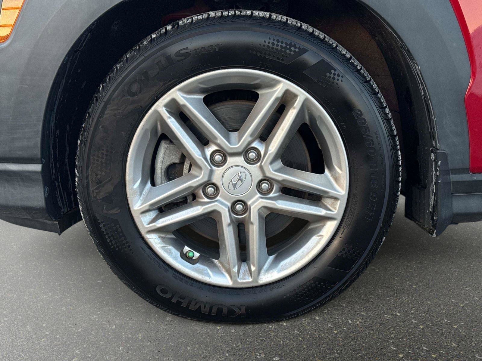 Used 2021 Hyundai Kona SE w/ Cargo Package image 9