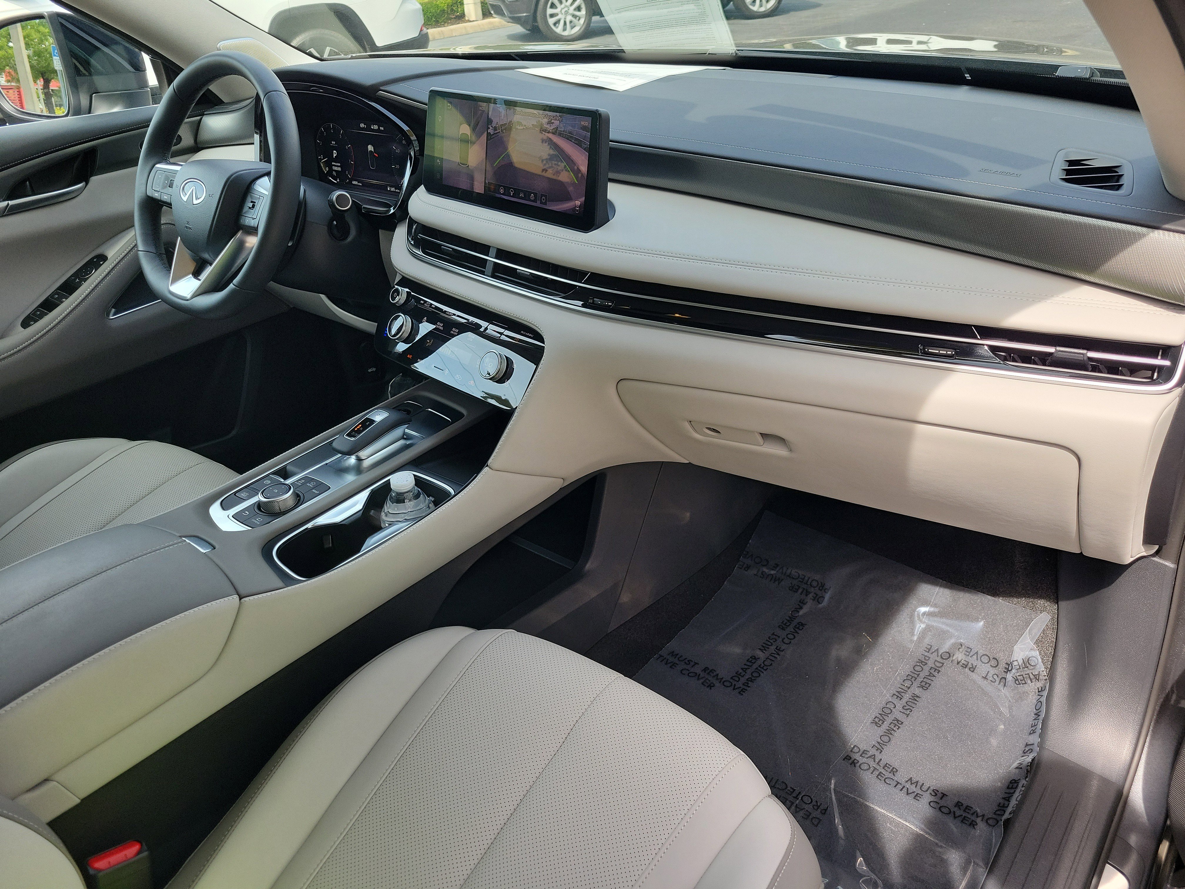 Certified 2026 INFINITI QX60 Luxe w/ Family Package FWD image 11