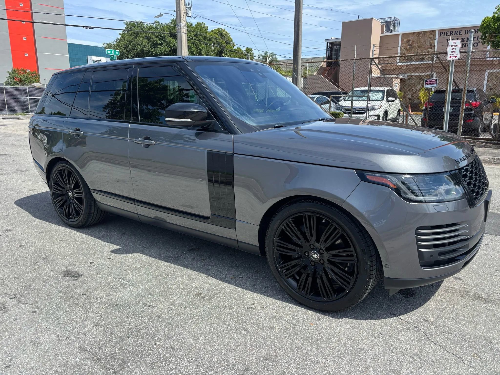 Used 2019 Land Rover Range Rover Supercharged image 6