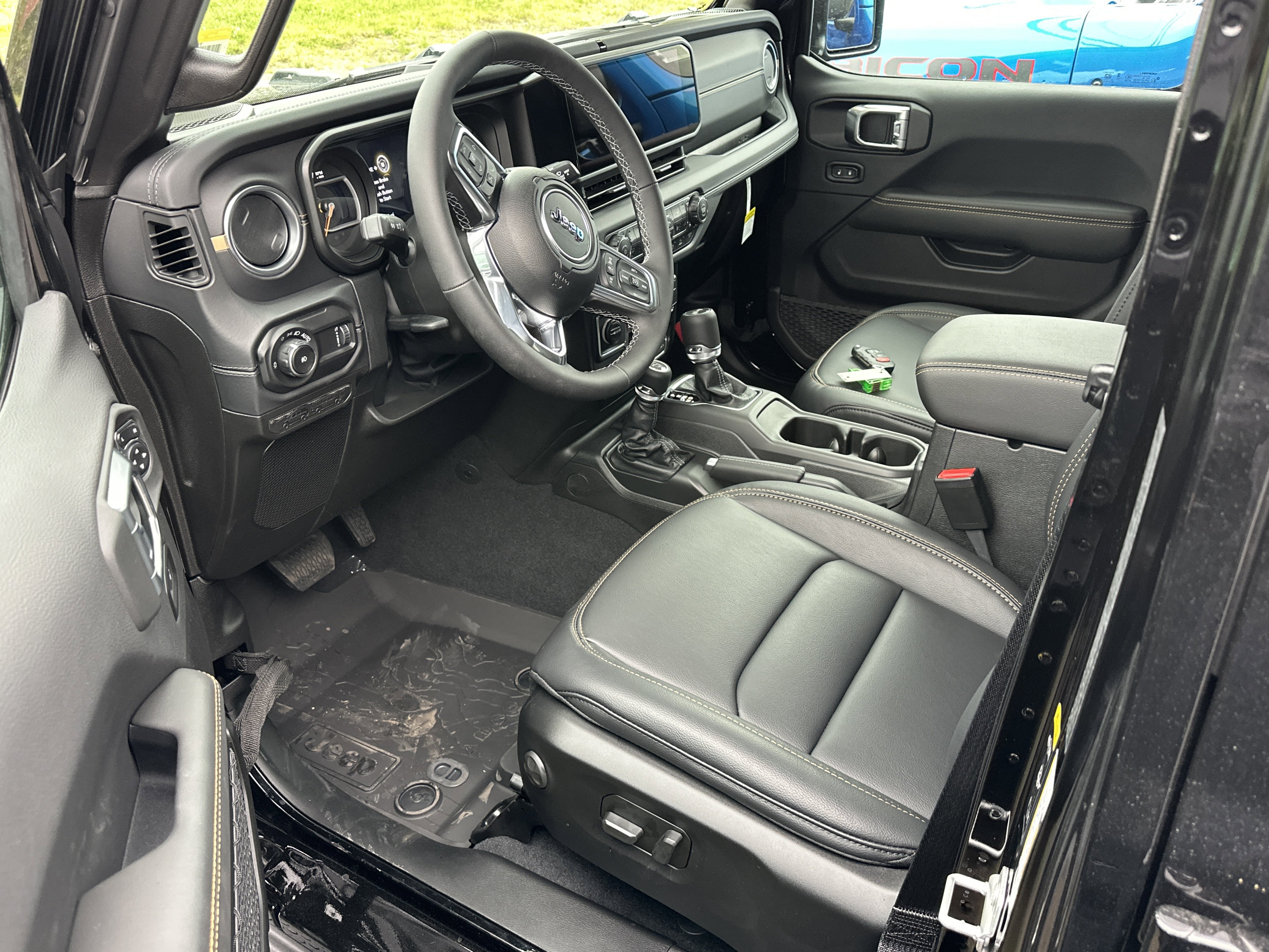 New 2026 Jeep Wrangler Unlimited Sahara AWD/4WD image 18