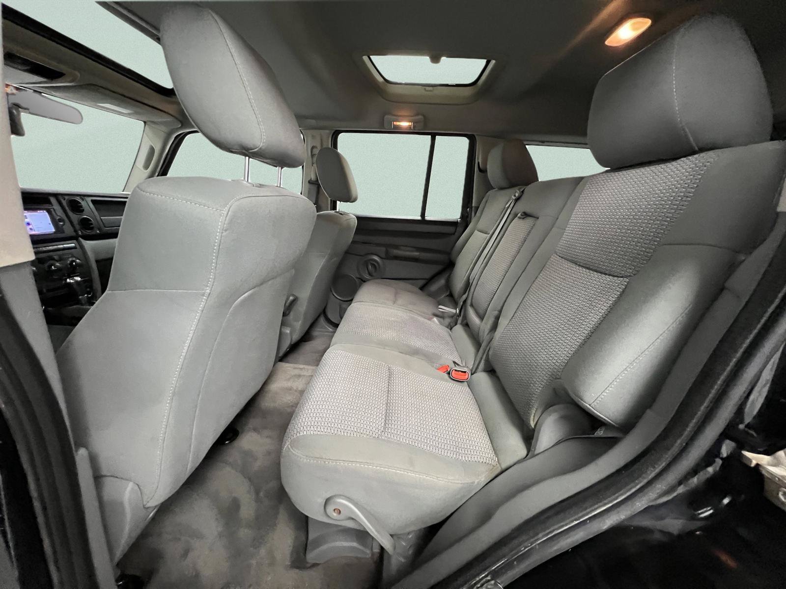 Used 2007 Jeep Commander Sport AWD/4WD image 24
