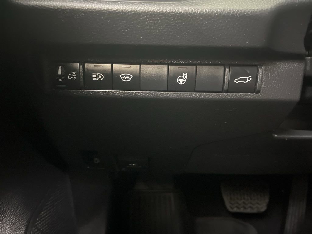 Used 2023 Toyota RAV4 SE w/ Weather & Moonroof Package image 60