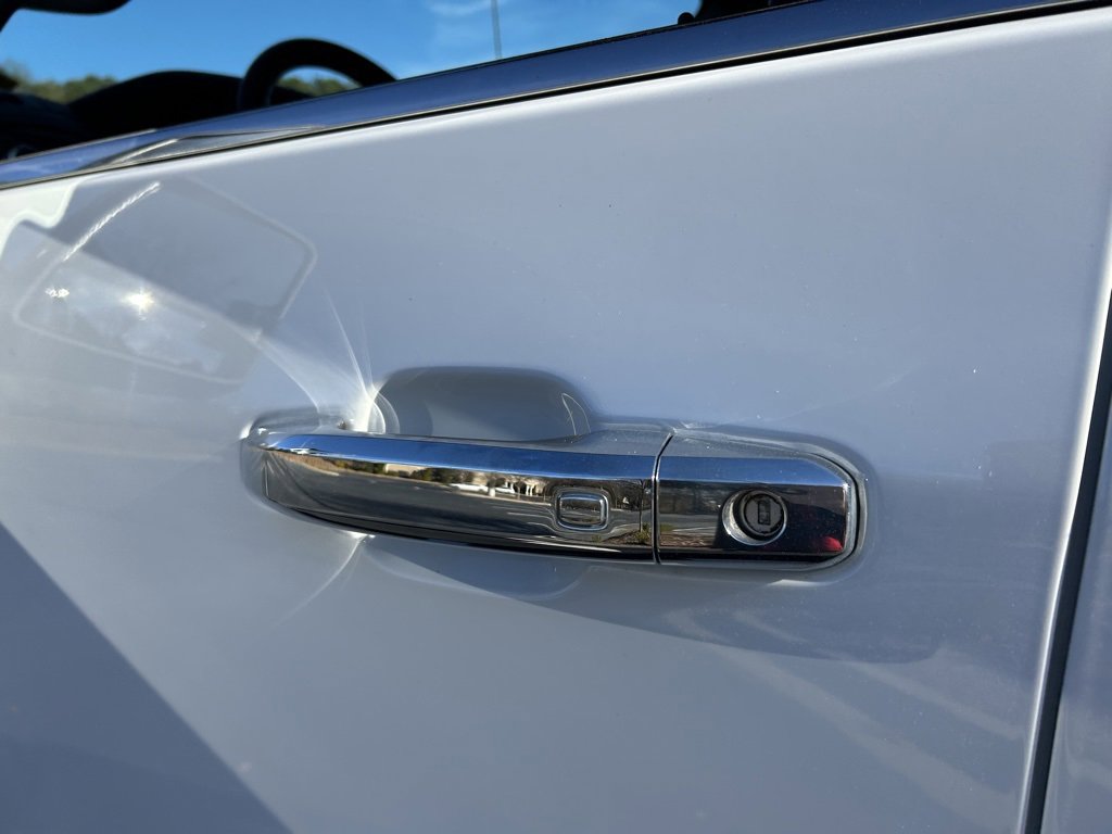 Used 2023 GMC Sierra 3500 SLT w/ SLT Premium Package image 27