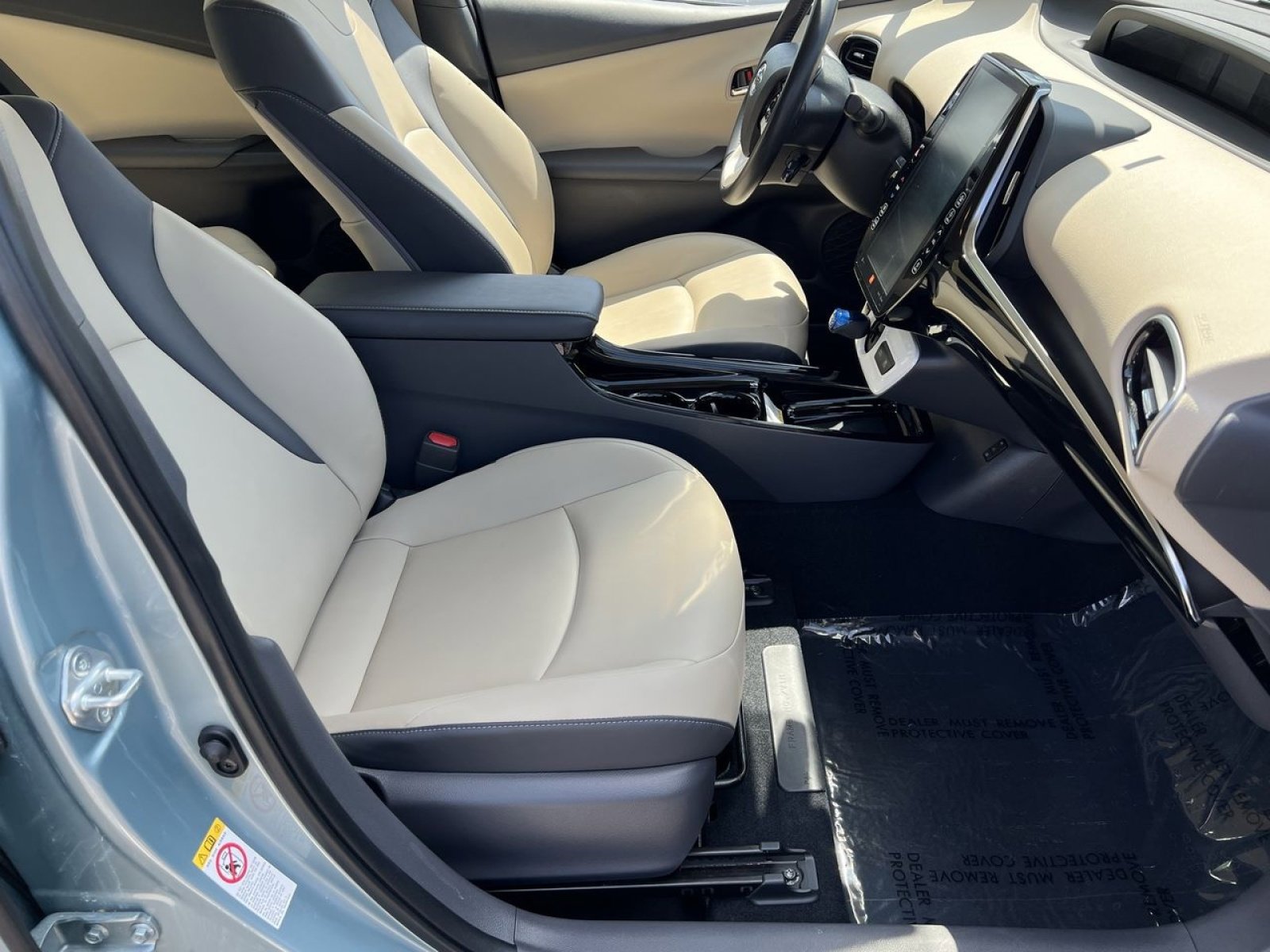 Used 2018 Toyota Prius Four w/ Advanced Technology Package FWD image 30