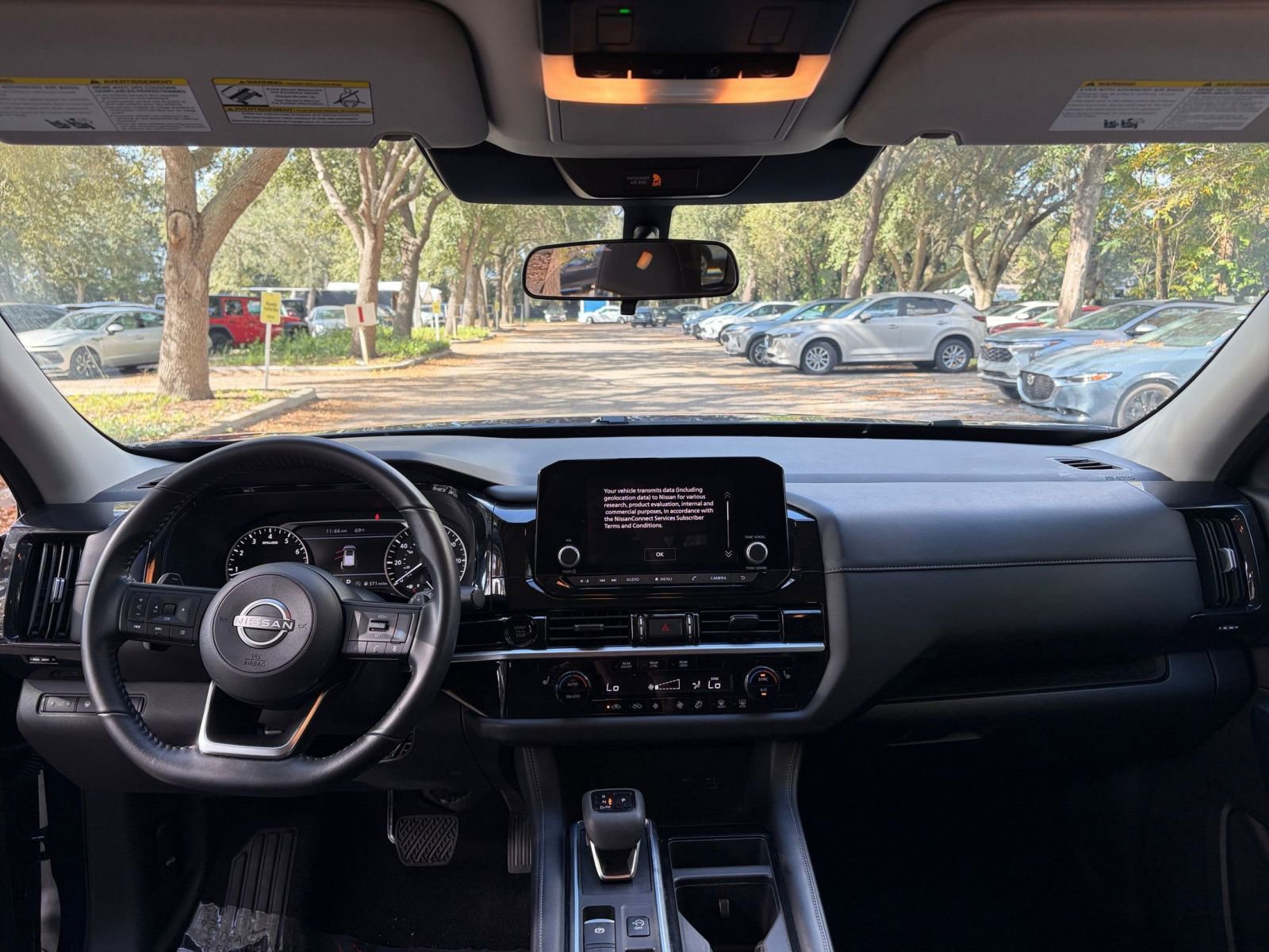 Used 2025 Nissan Pathfinder SV image 28