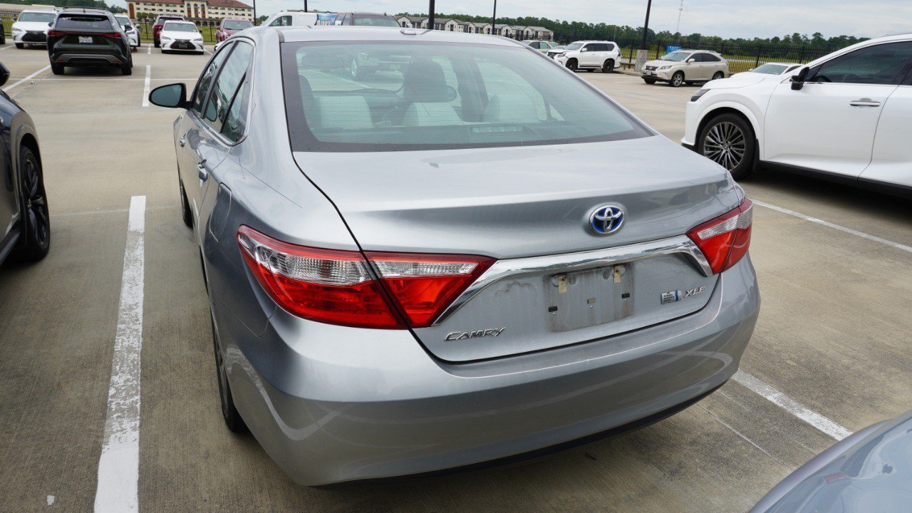 Used 2015 Toyota Camry XLE w/ Moonroof Package FWD image 7