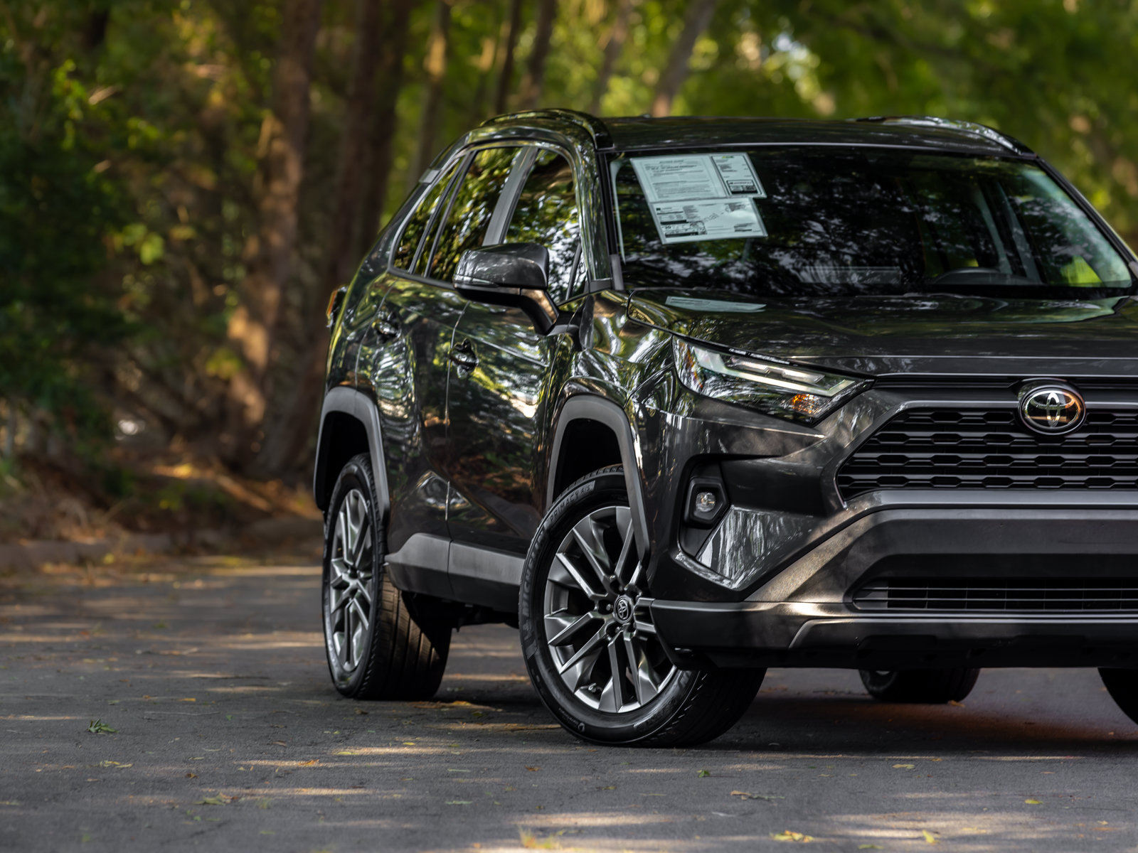 Used 2023 Toyota RAV4 XLE Premium FWD image 28