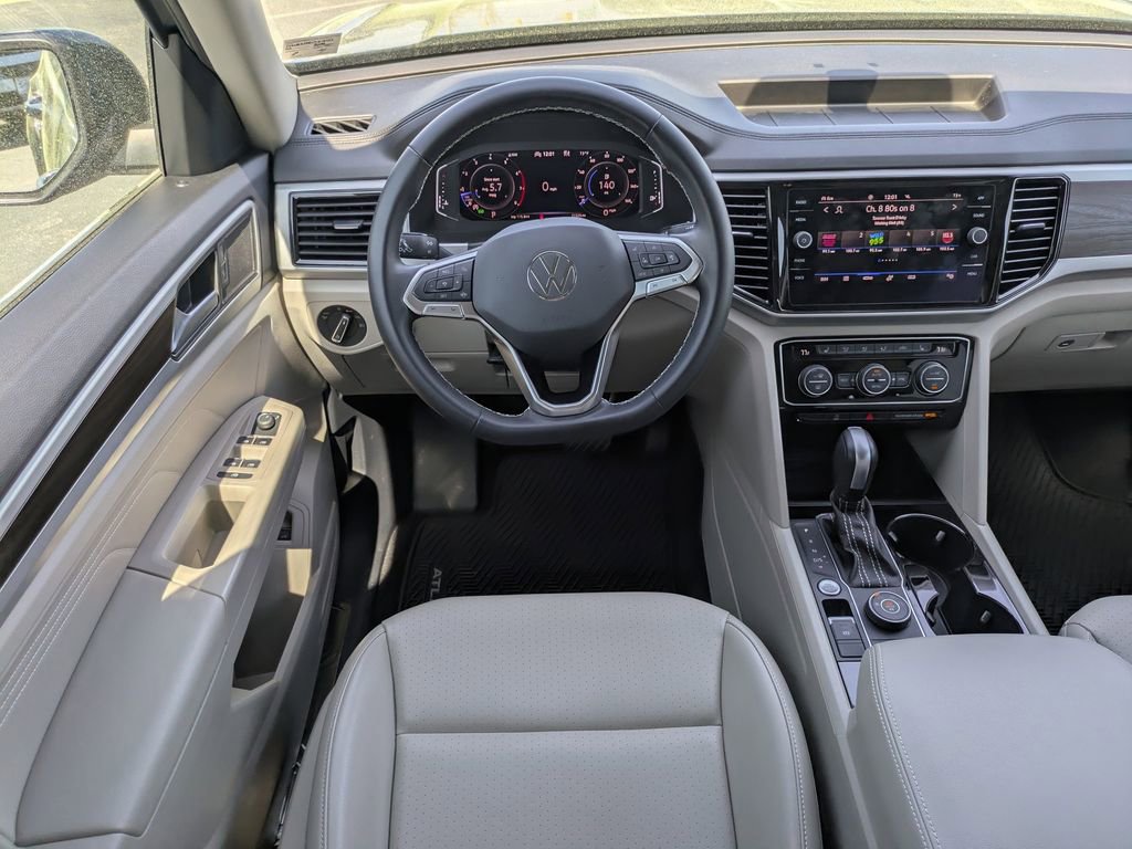 Certified 2022 Volkswagen Atlas SE image 16