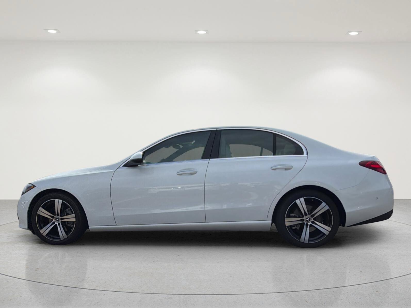Used 2023 Mercedes-Benz C 300 Sedan image 2