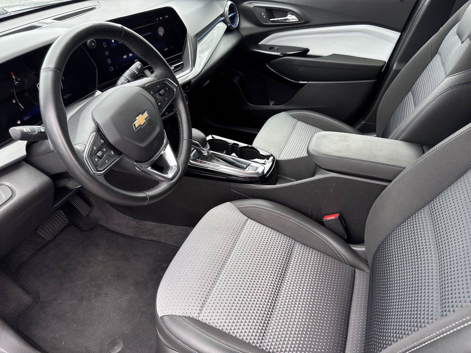 Used 2025 Chevrolet Trax LT w/ Driver Confidence Package FWD image 9