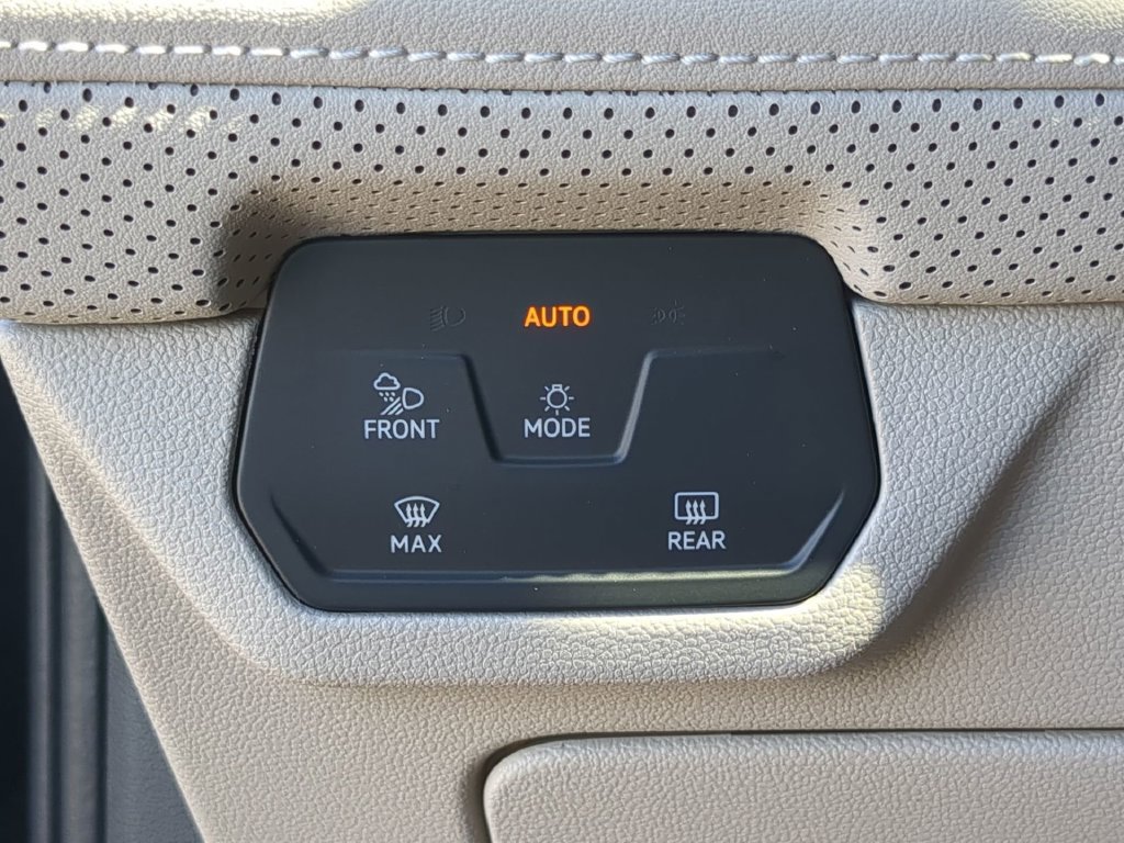 New 2026 Volkswagen Atlas SE FWD image 28