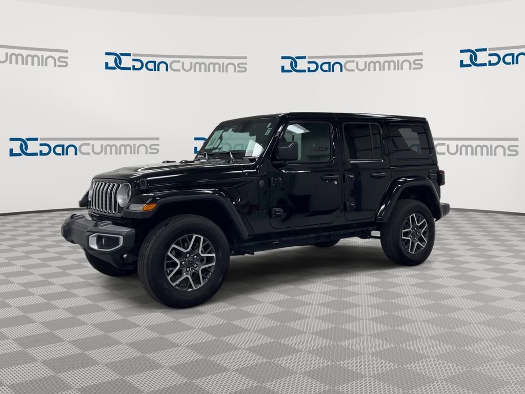 Used 2025 Jeep Wrangler Sahara image 4