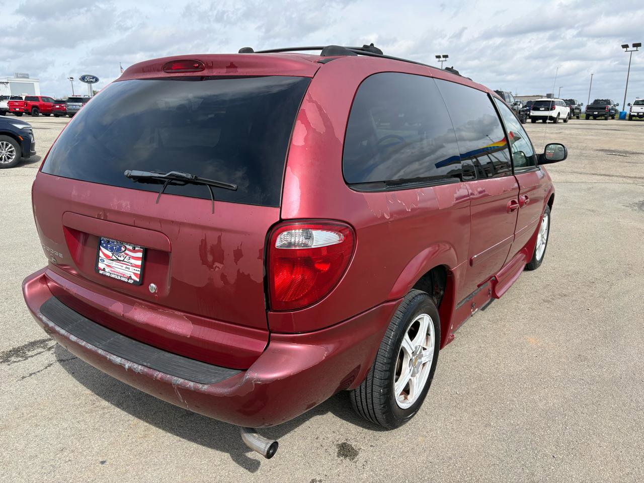 Used 2005 Dodge Grand Caravan SXT image 3