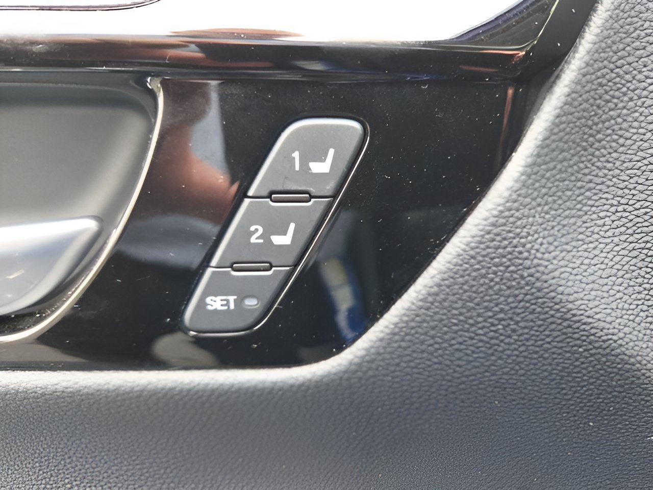 Used 2023 Honda CR-V EX-L image 18