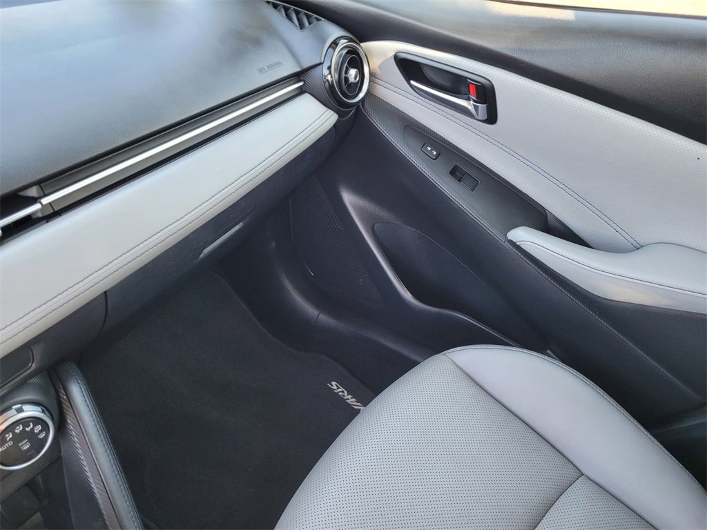 Used 2020 Toyota Yaris XLE image 12