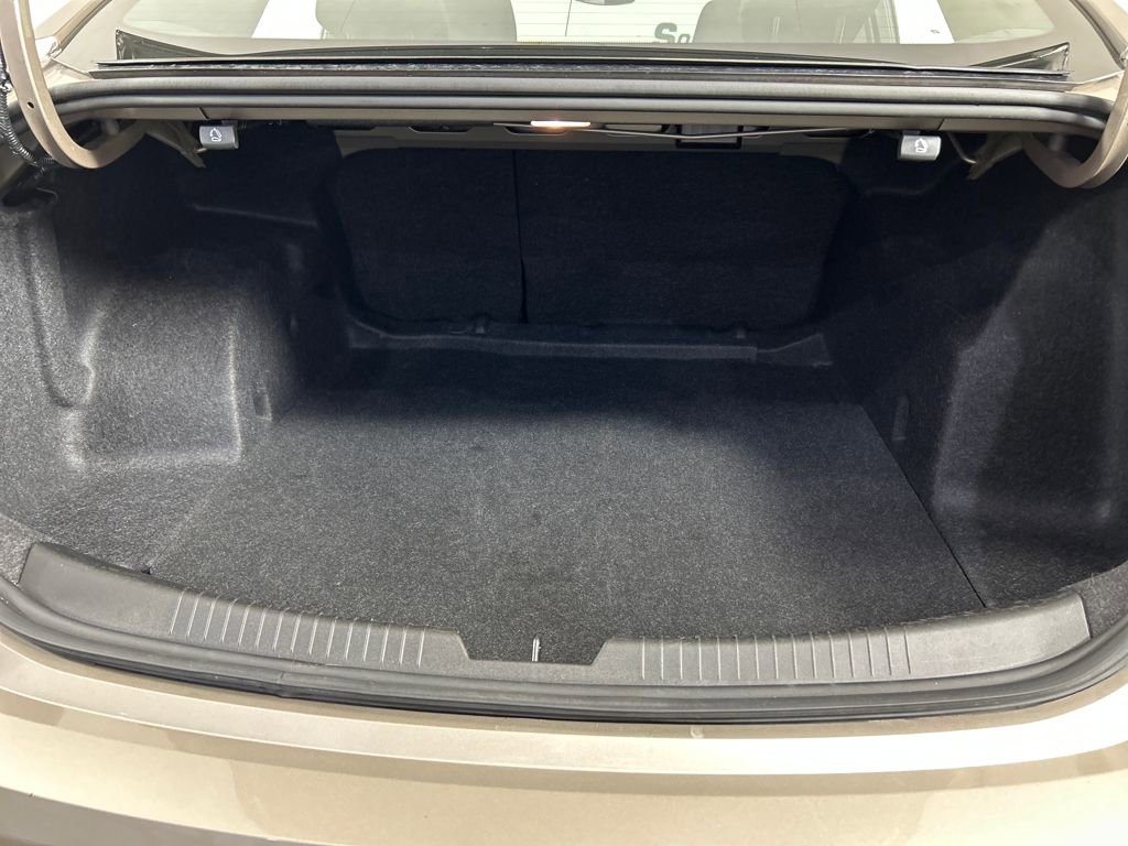 Used 2025 Chevrolet Malibu LT image 19