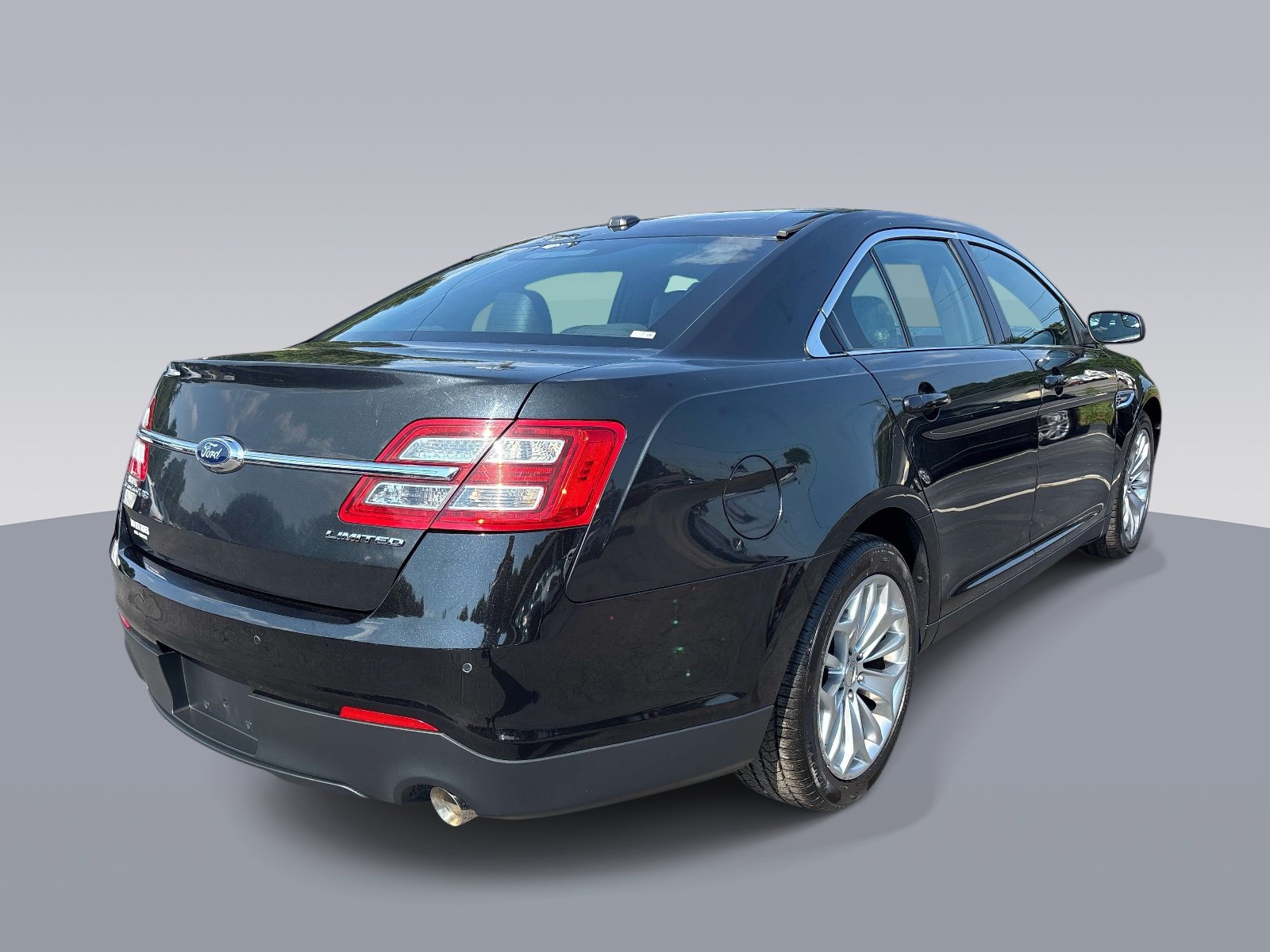 Used 2014 Ford Taurus Limited FWD image 3