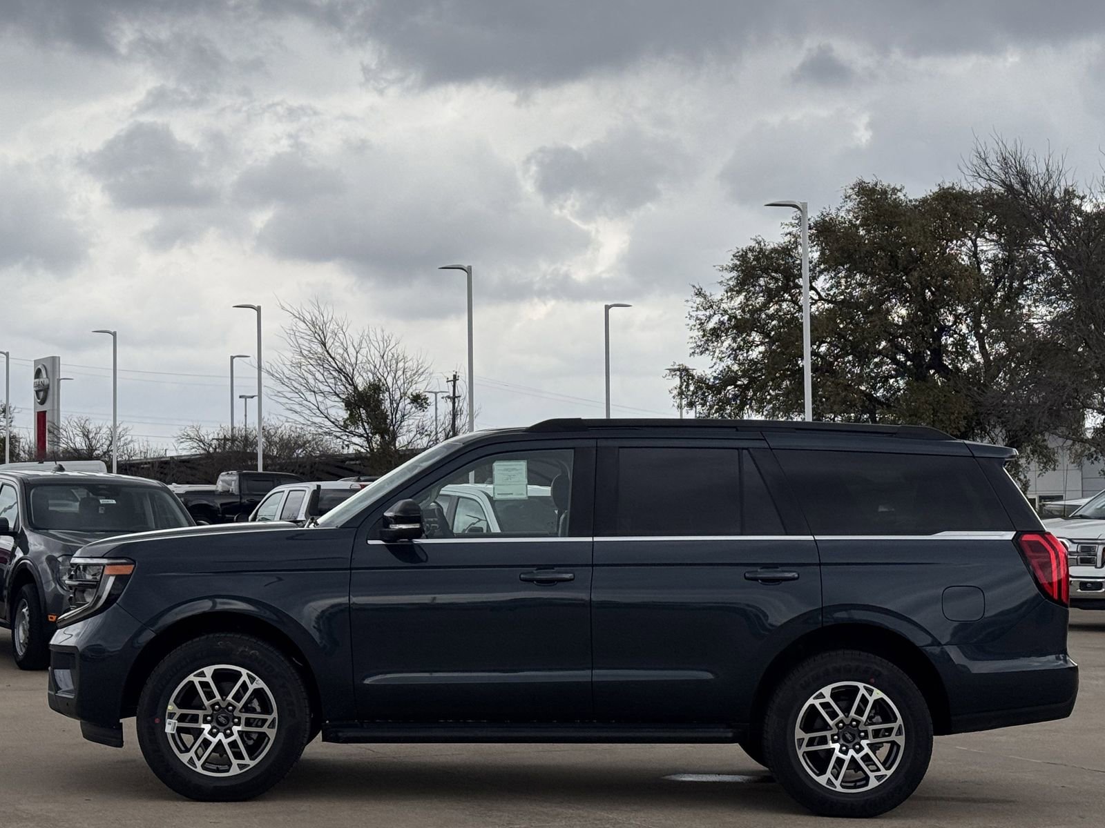 New 2026 Ford Expedition Active image 3