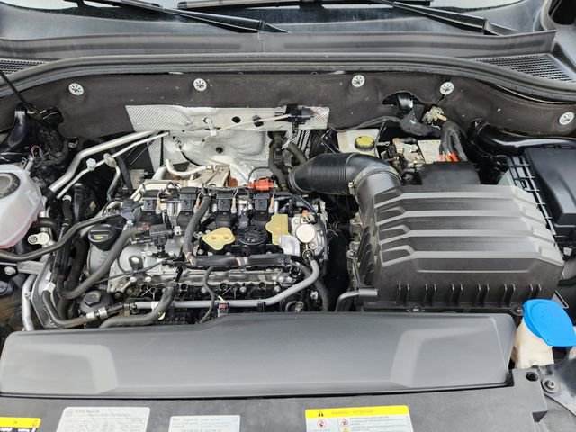 Certified 2025 Volkswagen Atlas SE image 16
