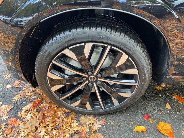 New 2026 Volvo XC60 B5 Ultra w/ Protection Package Premier image 9