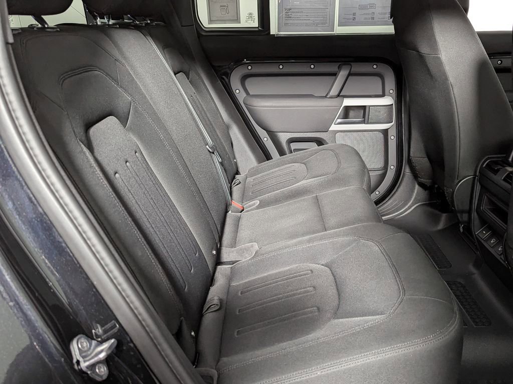 Used 2021 Land Rover Defender 110 image 39
