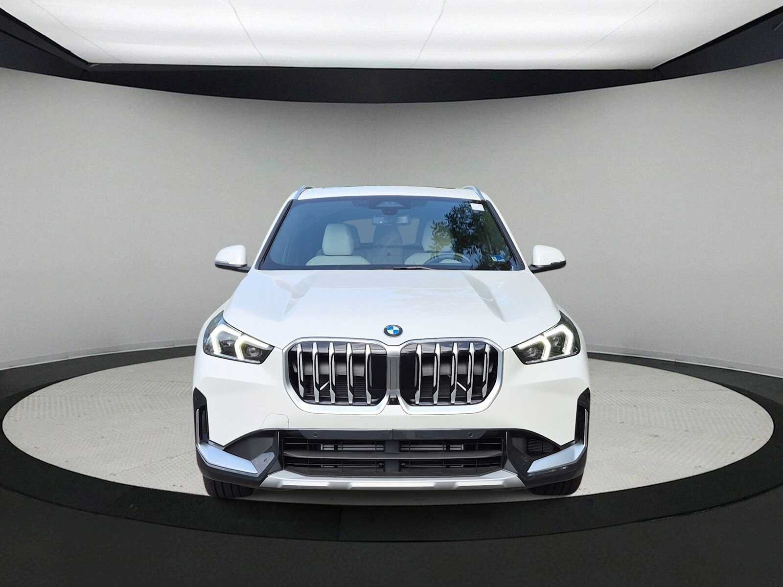 New 2027 BMW X1 xDrive28i AWD/4WD image 3
