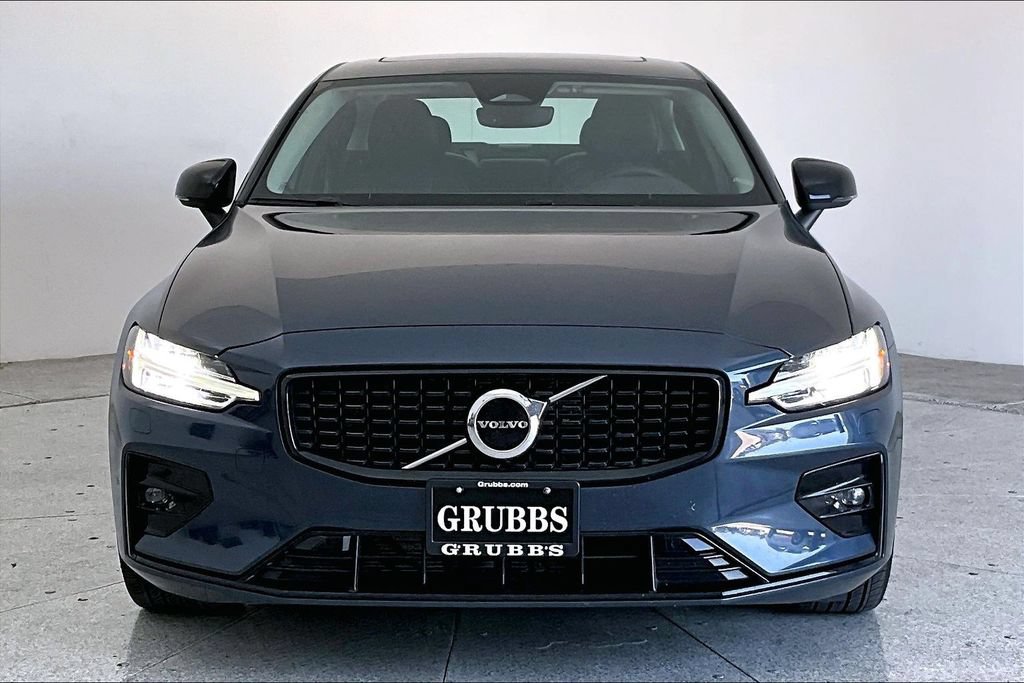 Used 2025 Volvo S60 B5 Core FWD image 3