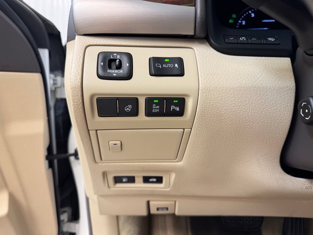 Used 2013 Lexus LS 460 AWD w/ Comfort Pkg image 38