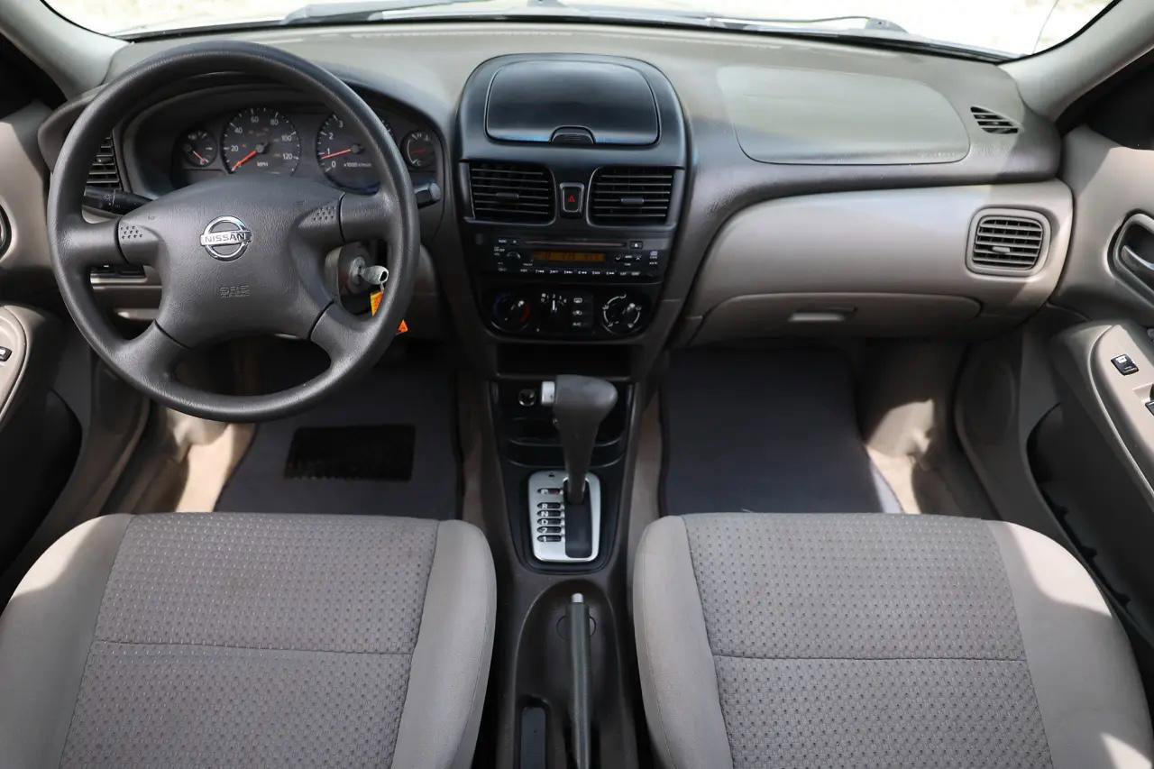 Used 2004 Nissan Sentra S FWD image 2