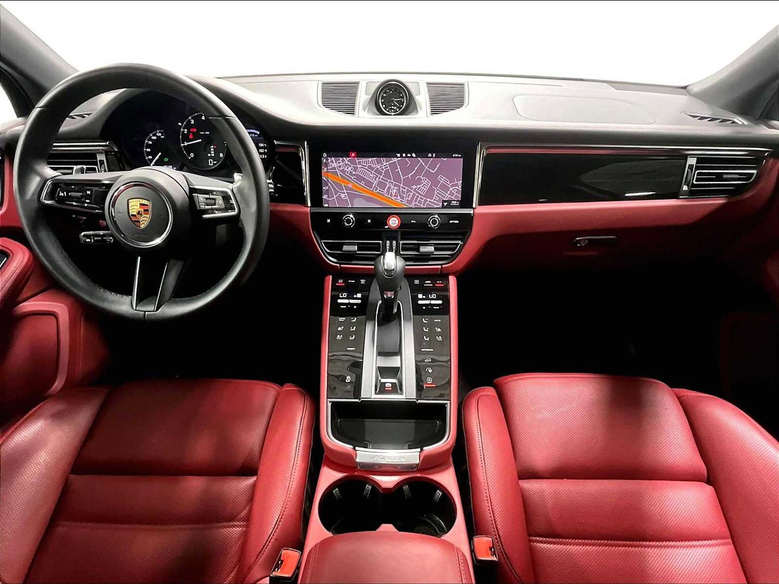 Used 2025 Porsche Macan image 16