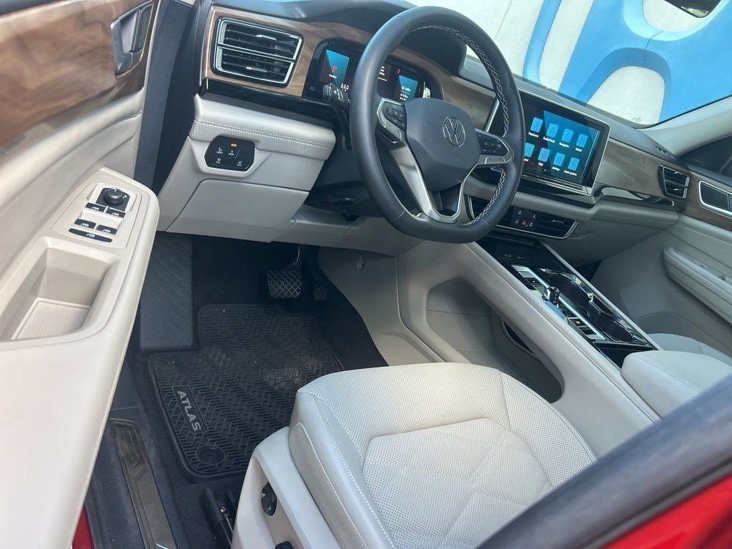 Used 2024 Volkswagen Atlas SE FWD image 12