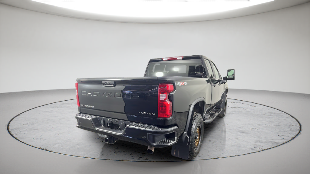 Used 2025 Chevrolet Silverado 2500 Custom w/ Custom Value Package AWD/4WD image 9