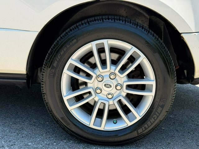 Used 2010 Land Rover Range Rover HSE AWD/4WD image 38