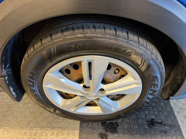 Used 2022 Nissan Kicks S FWD image 9