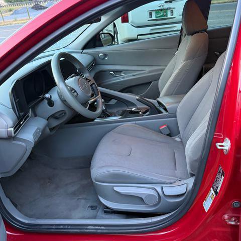 Used 2023 Hyundai Elantra SE w/ Cargo Package image 9