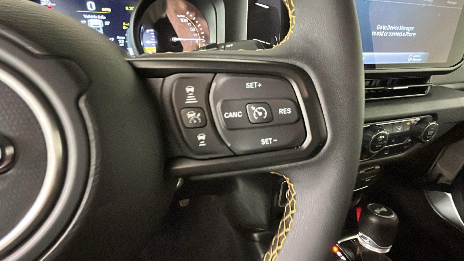 Used 2024 Jeep Wrangler Unlimited w/ Convenience Group AWD/4WD image 20