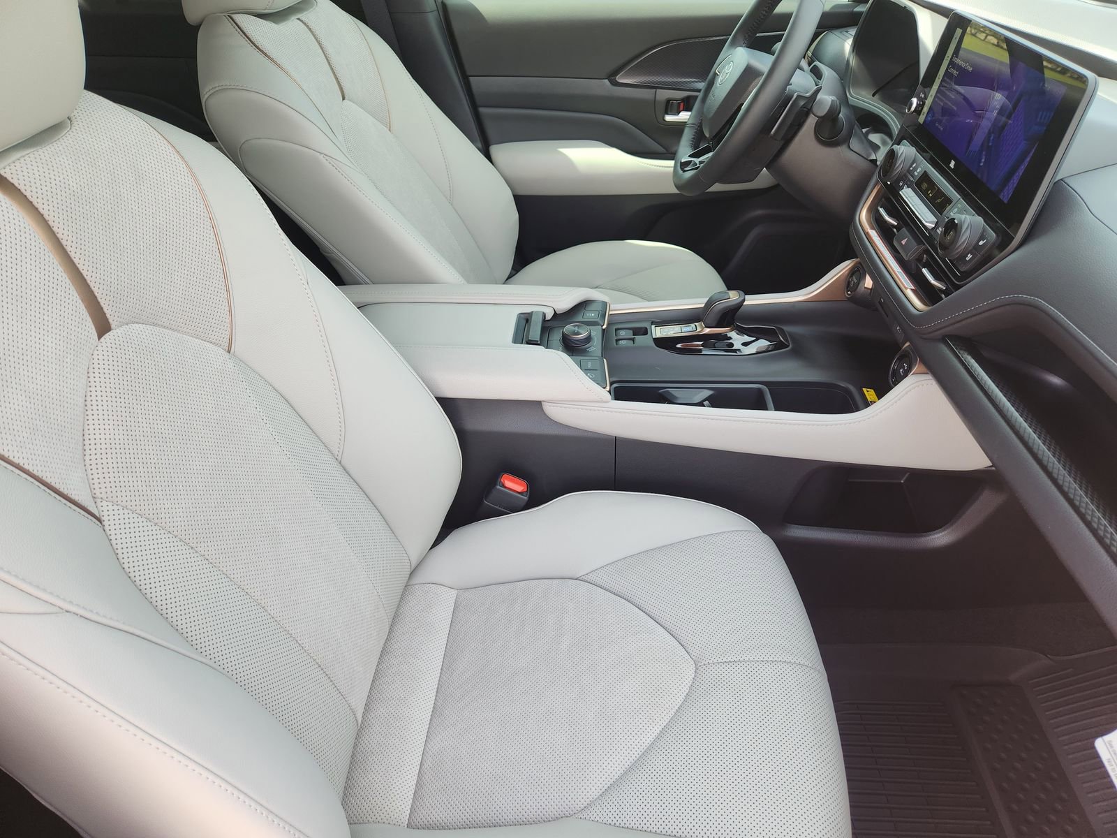 New 2026 Toyota Grand Highlander AWD Hybrid image 13