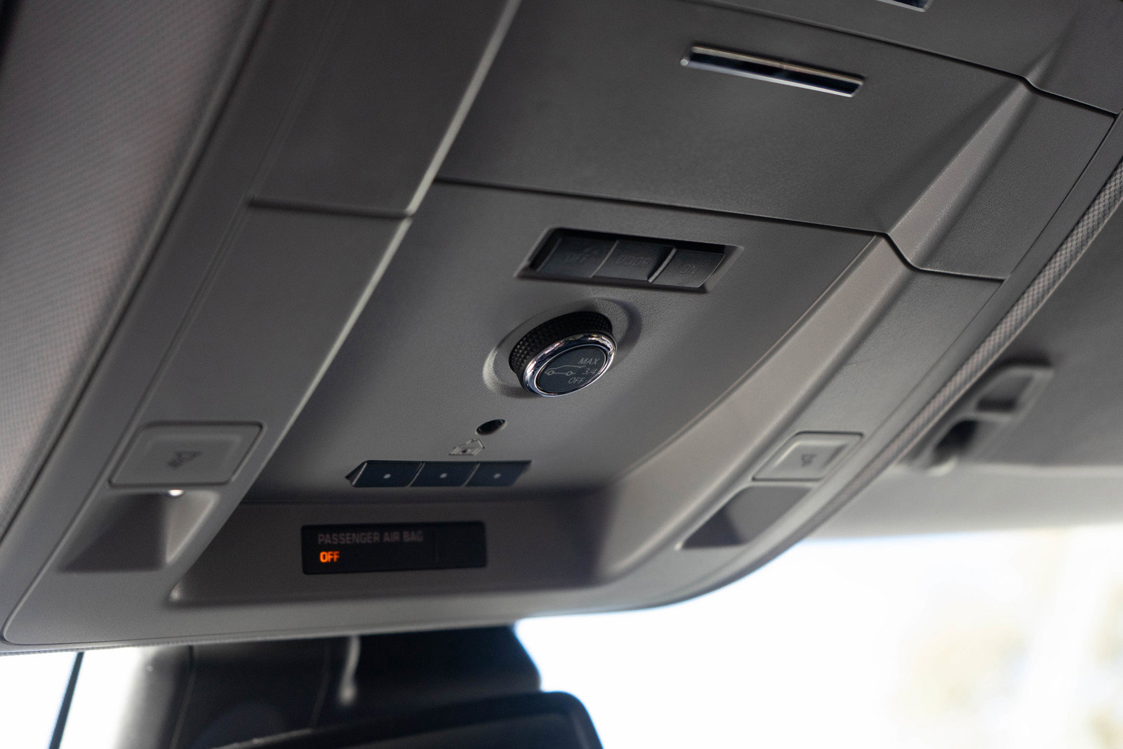 Used 2020 GMC Yukon SLE w/ SLE Value Package image 24