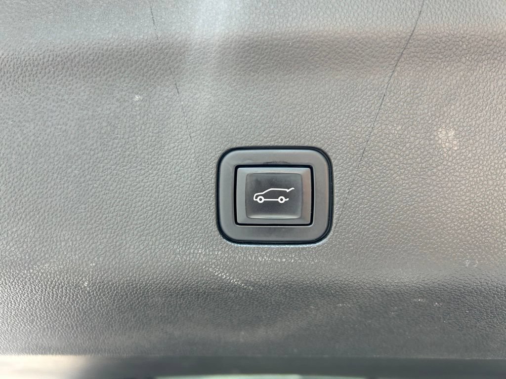 Used 2022 Cadillac Escalade Premium Luxury Platinum RWD image 49