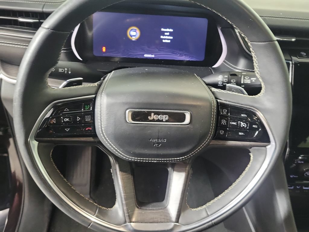 Used 2023 Jeep Grand Cherokee L Overland RWD image 15