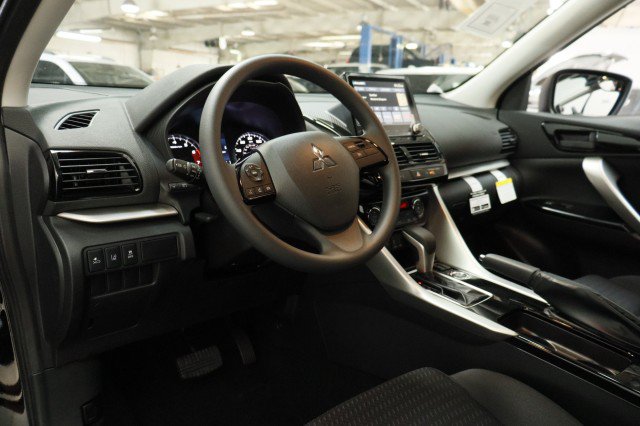 New 2026 Mitsubishi Eclipse Cross LE AWD/4WD image 5