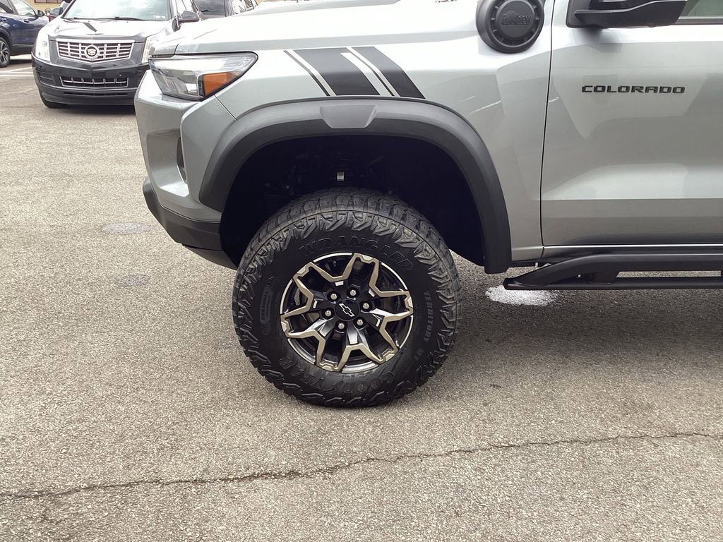 Used 2024 Chevrolet Colorado ZR2 w/ ZR2 Convenience Package III image 27