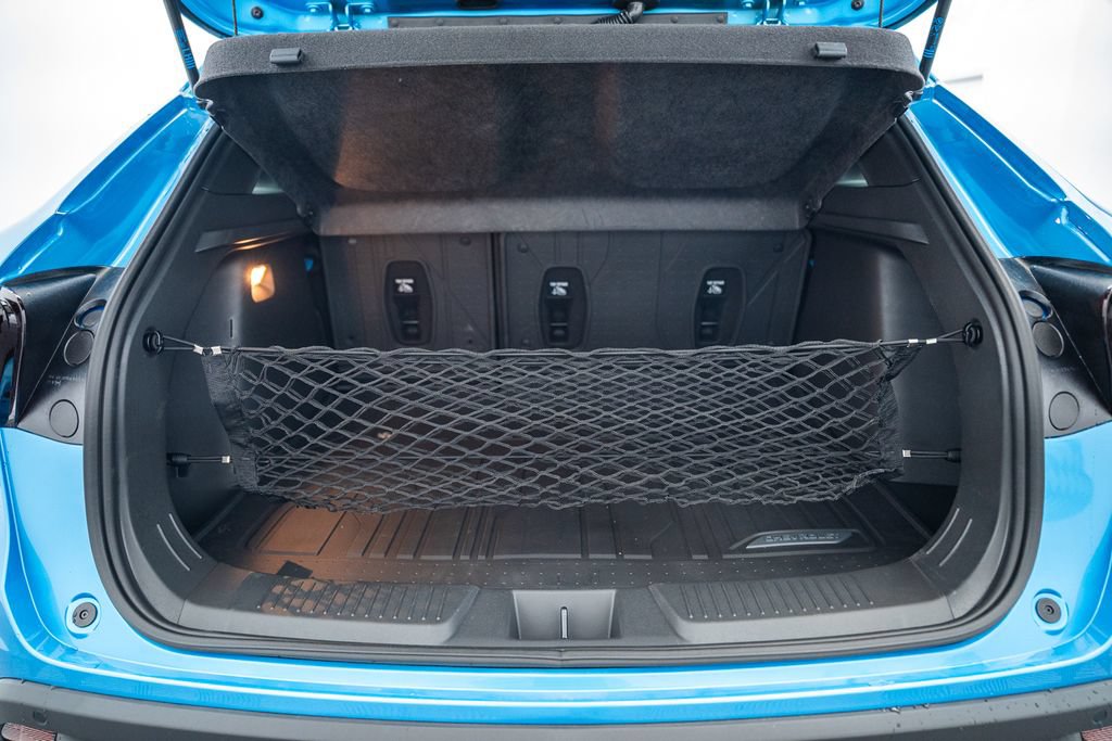 New 2026 Chevrolet Trax RS w/ Sunroof Package FWD image 11